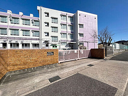 名古屋市立豊が丘小学校 261m