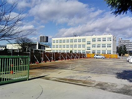 名古屋市立大森小学校 1084m