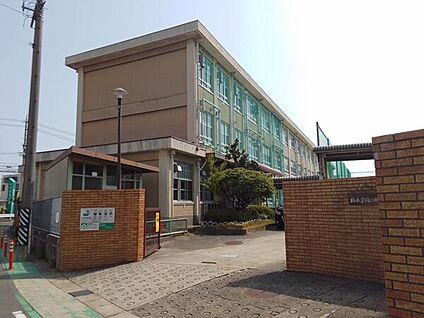 名古屋市立楠小学校 934m