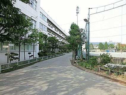 国分寺市立第一中学校 554m