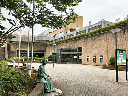 市川市文学ミュージアム 979m