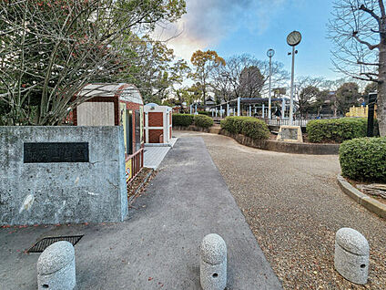 稲荷山公園 734m