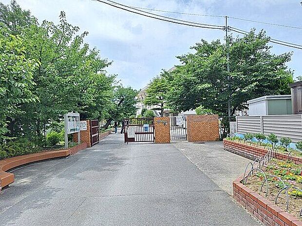 伊丹市立西中学校（約789m）