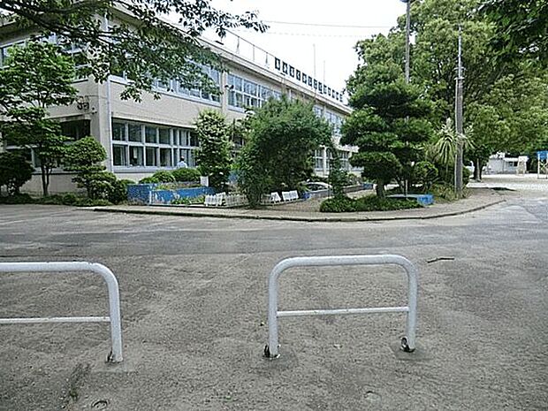 鎌ケ谷市立北部小学校(約2,078m)