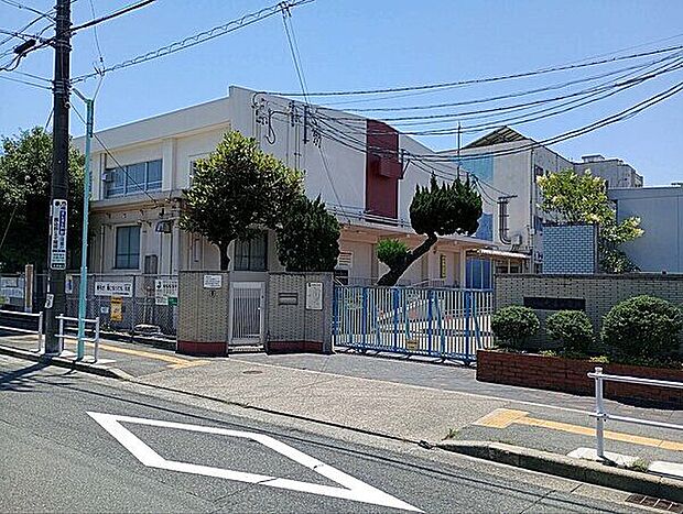 名古屋市立大手小学校(約602m)