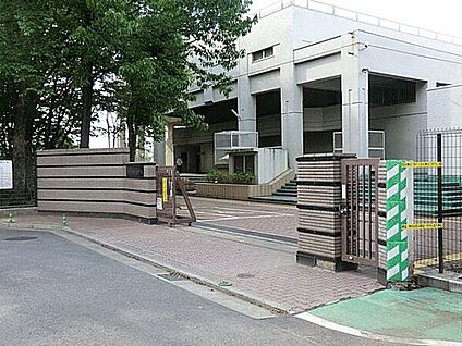 府中市立府中第五中学校 79m