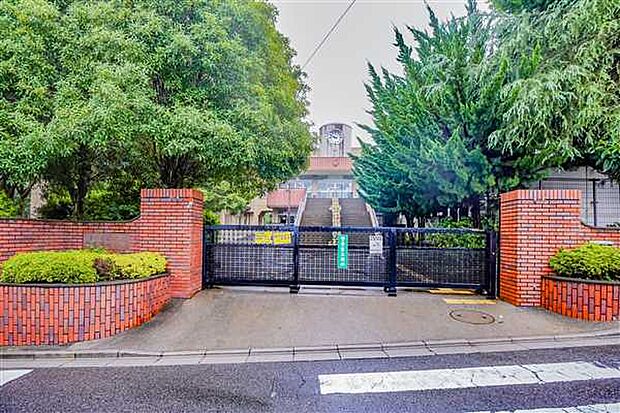 さいたま市立大谷場小学校(約328m)