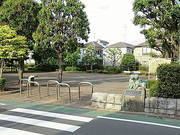 新町北公園(約646m)