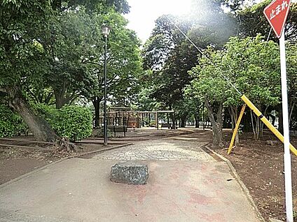 高根木戸近隣公園 1277m