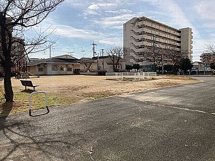 中央公園 840m