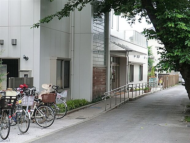 祖師谷保育園(約573m)