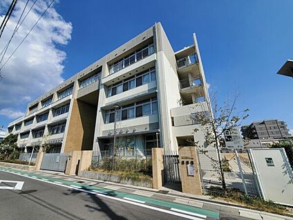 西宮市立香櫨園小学校 758m