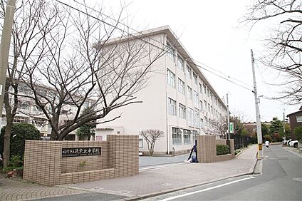 福岡市立筑紫丘中学校 166m