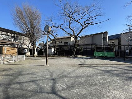 豊島区立巣鴨五丁目児童遊園 749m