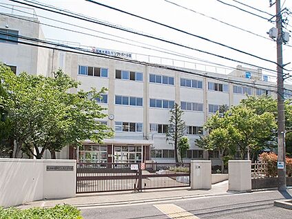 葛飾区立奥戸中学校 134m