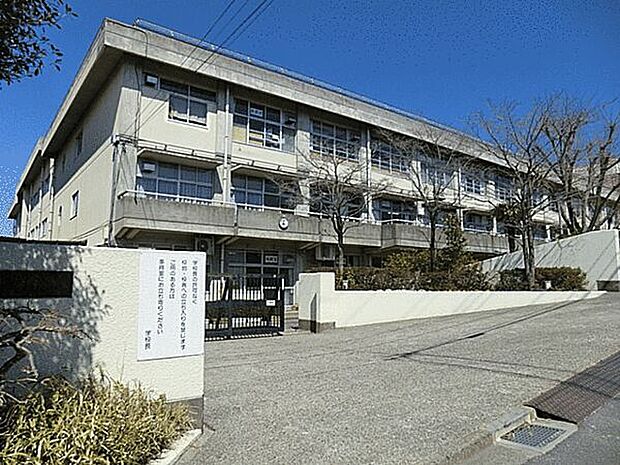 松戸市立根木内中学校(約1,500m)