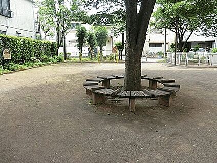 上池袋三丁目第３児童遊園 1010m