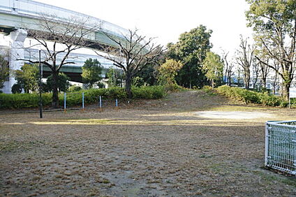 新浪速公園 588m