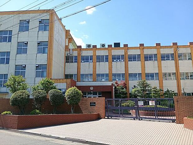 名古屋市立平田中学校(約254m)