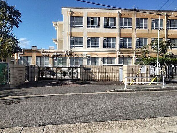 名古屋市立千成小学校（約742m）