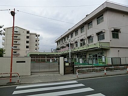 弘道保育園 783m