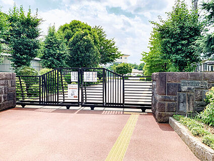 所沢市立所沢中学校 1584m