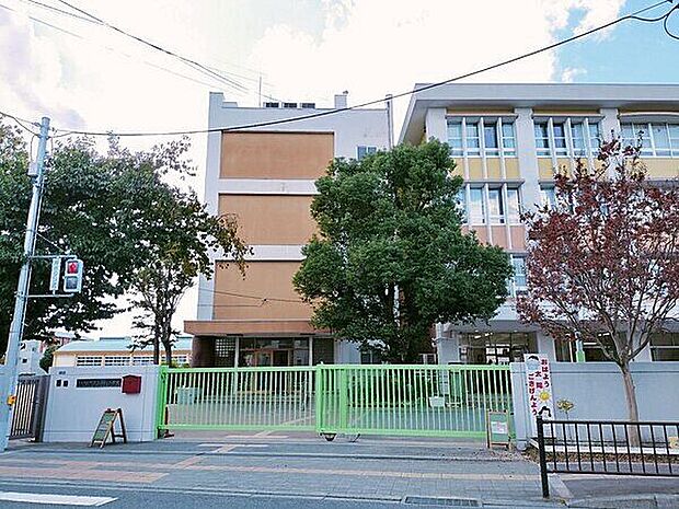 門真市立門真みらい小学校(約605m)