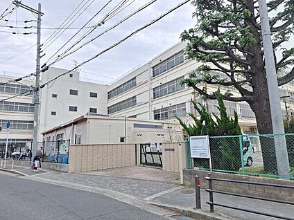 守口市立藤田小学校 296m