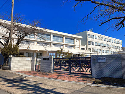 名古屋市立一柳中学校 1602m