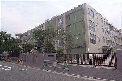 川崎市立東高津小学校 492m