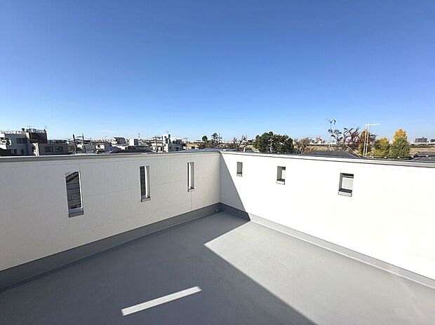 【アーバンポート施工例】屋上にはルーフバルコニー！開放的な空間で季節毎にガーデニングや夏はプールも楽しめます。