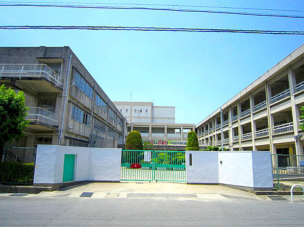 吹田市立第五中学校(約500m)