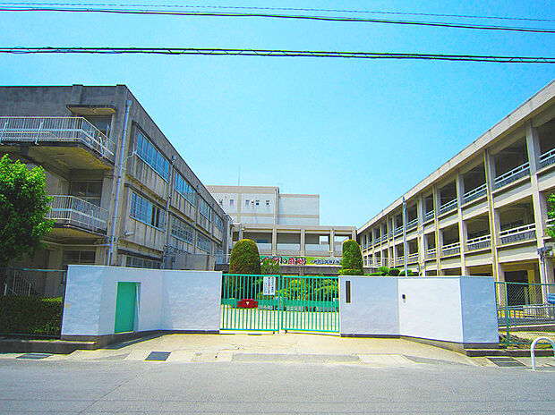 吹田市立第五中学校(約550m)
