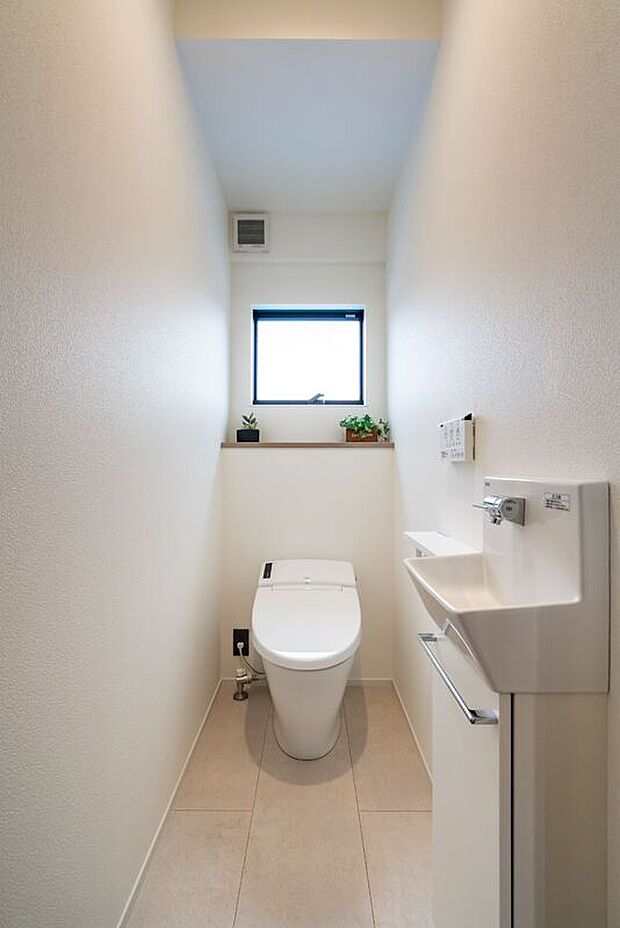 【トイレ】タンクレストイレは別で手洗い器付き