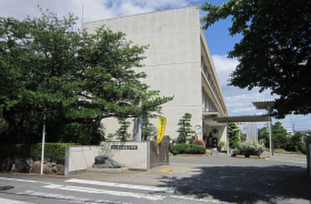 萩丘小学校(約1,300m)