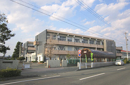 袋井北小学校 約1.5km(徒歩約19分)