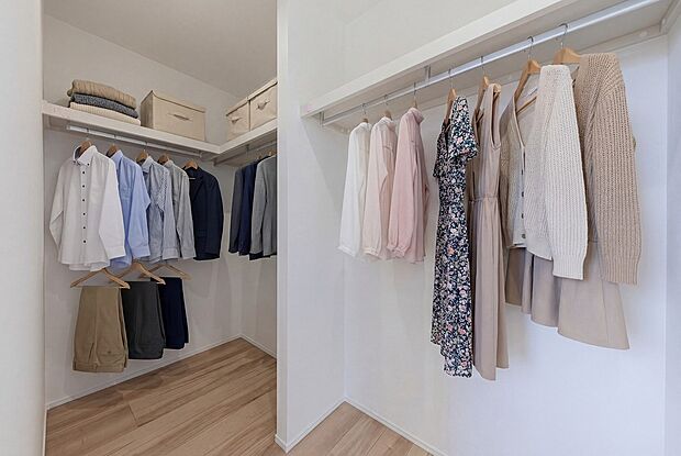 【WIC（同仕様例）】※衣類はイメージです。※家具はイメージです