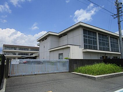 菊川西中学校 約1.5km(徒歩約19分)
