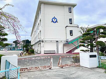 堀之内小学校 約1.4~1.5km(徒歩約18~19分)