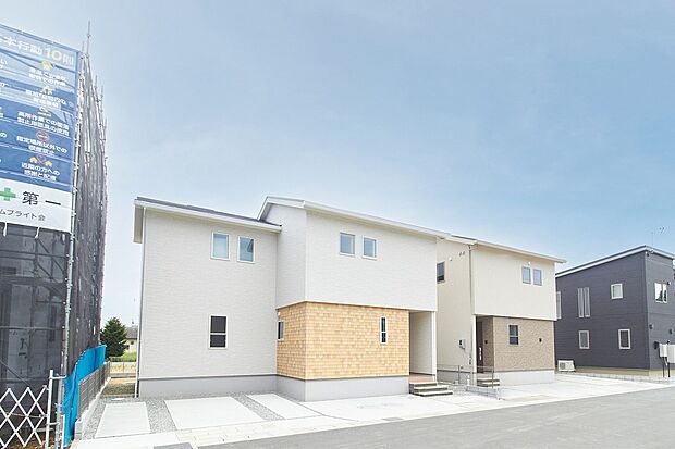 【No.35】【全居室南向き】駐車場3台!17.9帖の広々LDKと3帖のWICのゆとりある住まい。