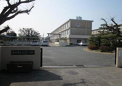 浅間小学校 約300m(徒歩約4分)