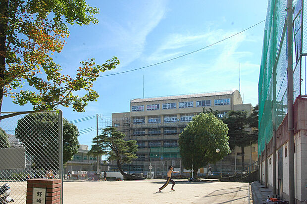 葺合中学校(約385m)