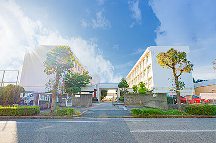 春日台小学校 350m(徒歩５分)