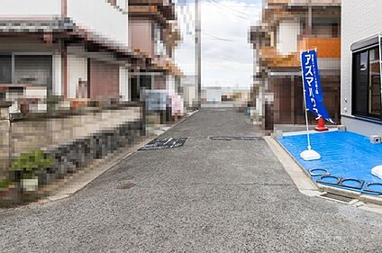 【前面道路を含む現地写真】