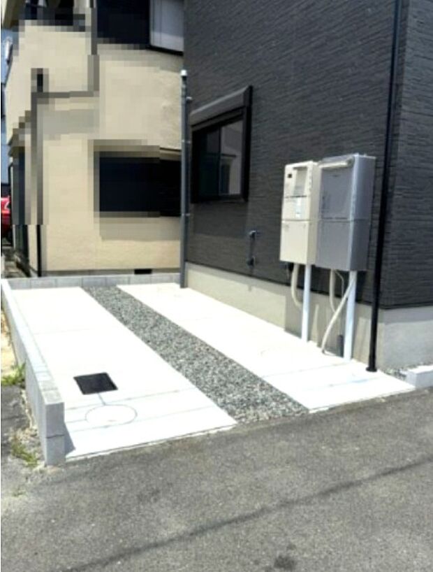 【【カースペース】】フラットなので、車の出し入れも大変スムーズに行えます。