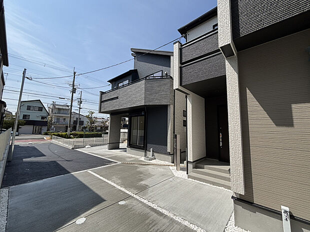 外観写真（前面道路）　