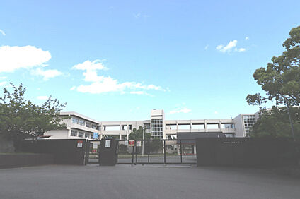 猪名川町立清陵中学校 454m