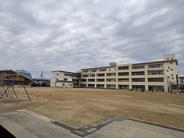 池田市立北豊島小学校（約103m）