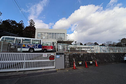 平野幼稚園 84m