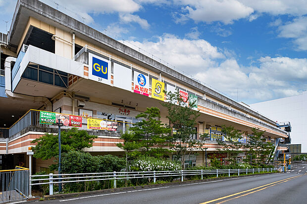 クロスガーデン多摩（約900m）